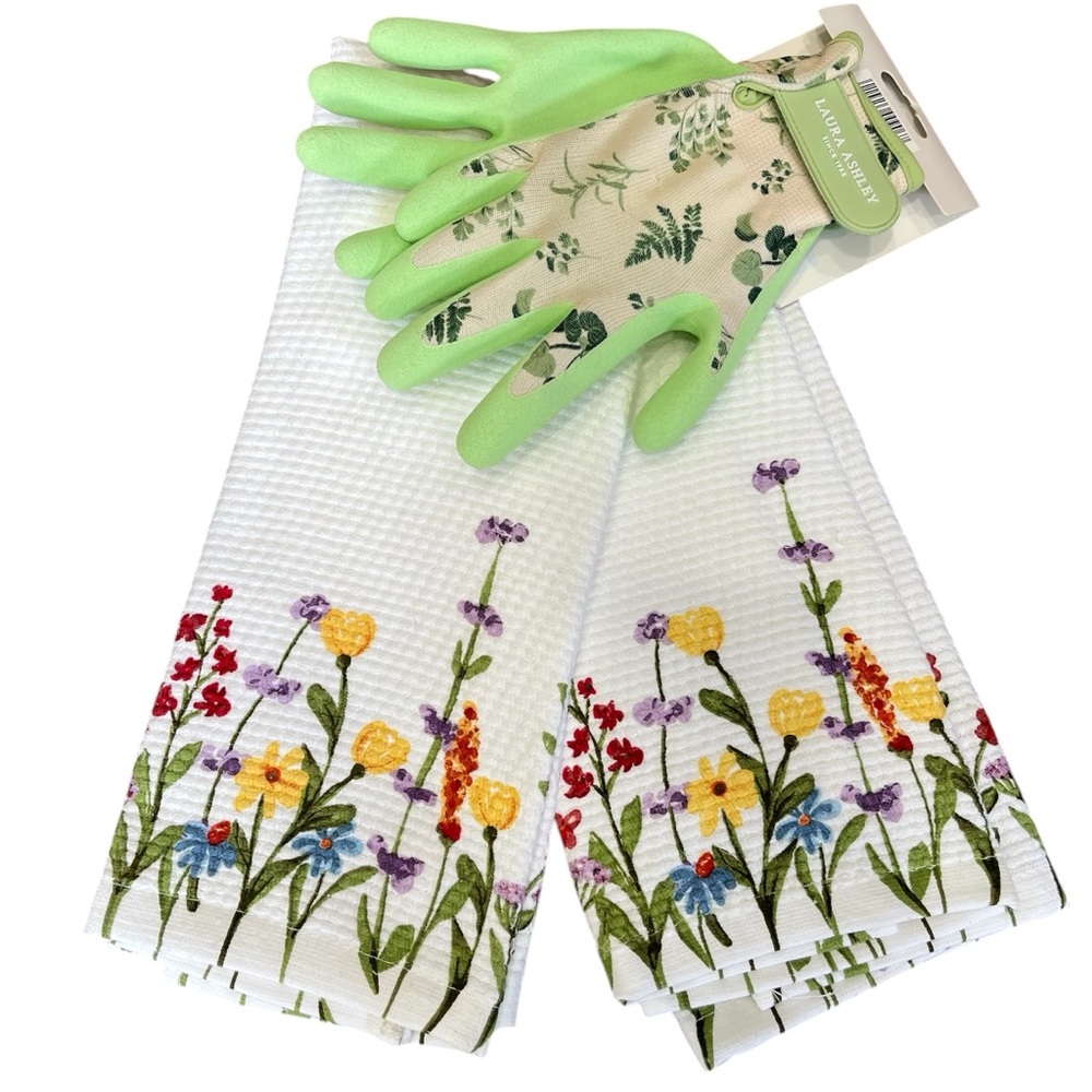 Bundle of‎ Laura Ashley Gardening Gloves & A Set of 2 Kitchen Aid Tea Towels NEW